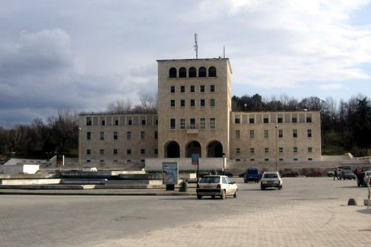 Tirana_20060304_018