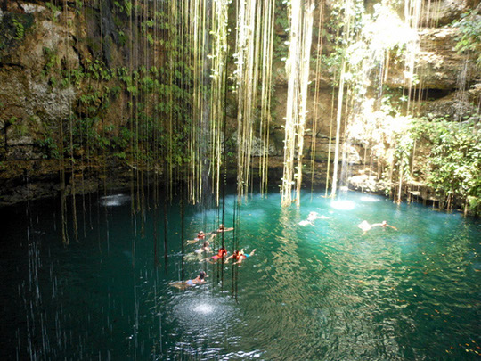 Chichen-Itza_20120815_008