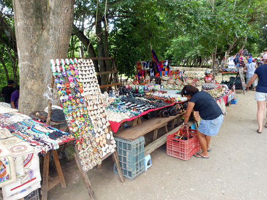 Chichen-Itza_20120815_015