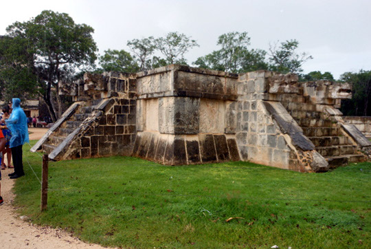 Chichen-Itza_20120815_023