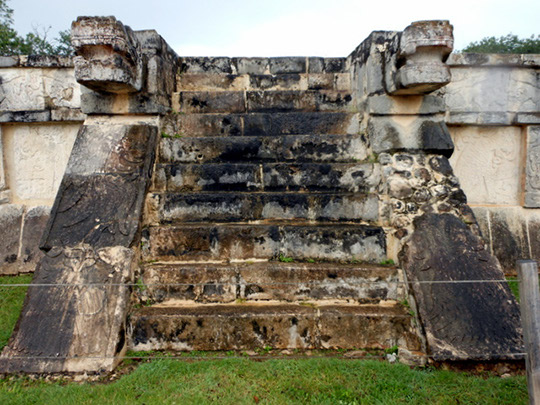 Chichen-Itza_20120815_022