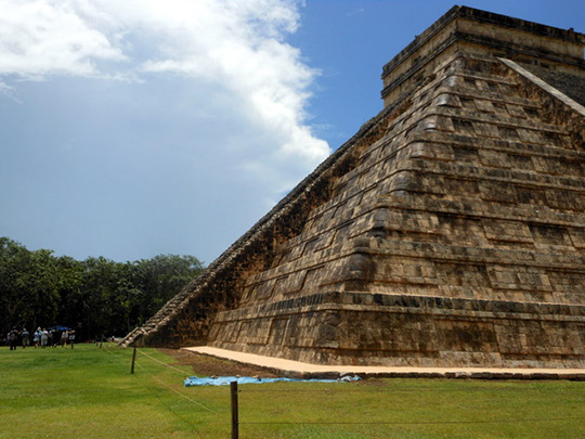 Chichen-Itza_20120815_026